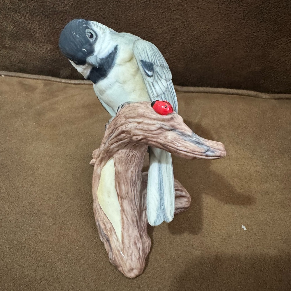 Boehm Figurine Vintage Chickadee On Branch with Ladybug #40257 Made USA Nature